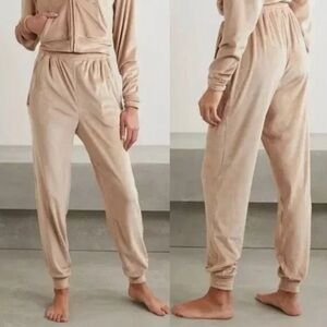 SKIMS Velour Jogger Sweatpants, Size L